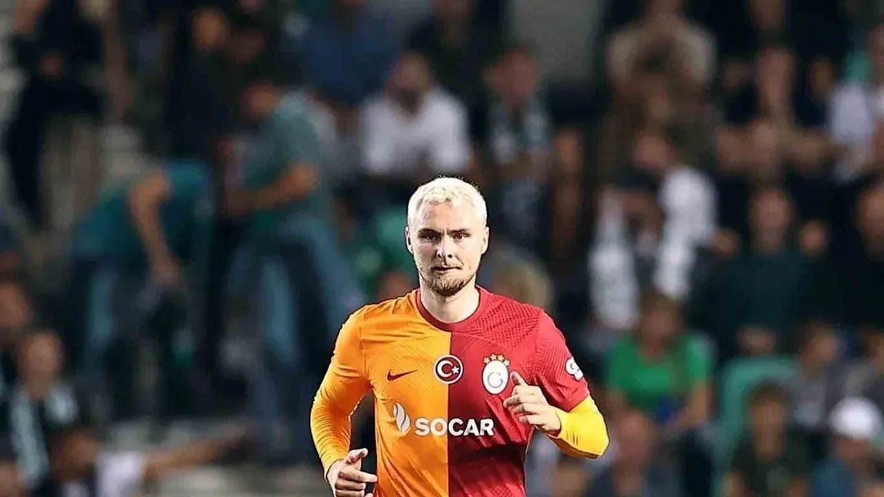 Davinson Sanchez ve Victor Nelsson Galatasaray’dan ayrılıyor! Yönetim teklifi kabul etti: 40 milyon euro bonservis gelecek! Cimbom yılın transfer bombasını dünyaca ünlü yıldızı getirerek patlatacak… 11