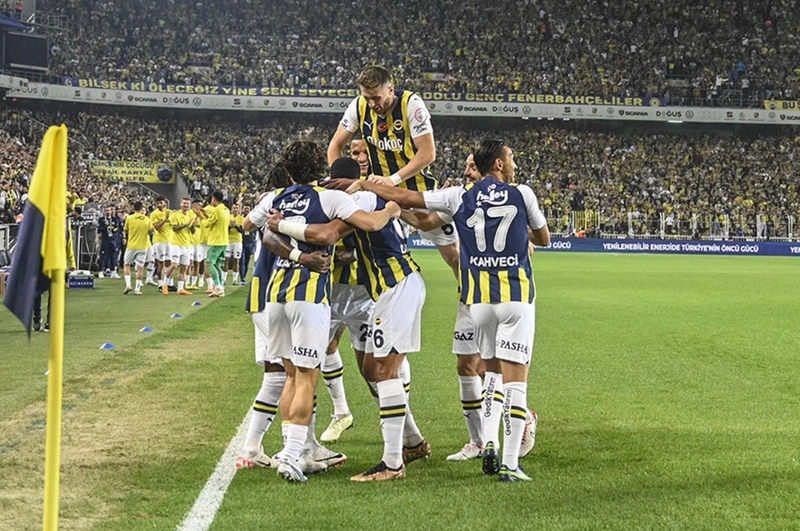 Sarı-Lacivertliler'de bomba gelişme! Ali Koç adaylığını açıkladı, Fenerbahçe taraftarı ayağa kalktı: O ismi başkanlığa çağırdılar: ''Aday ol'' 1