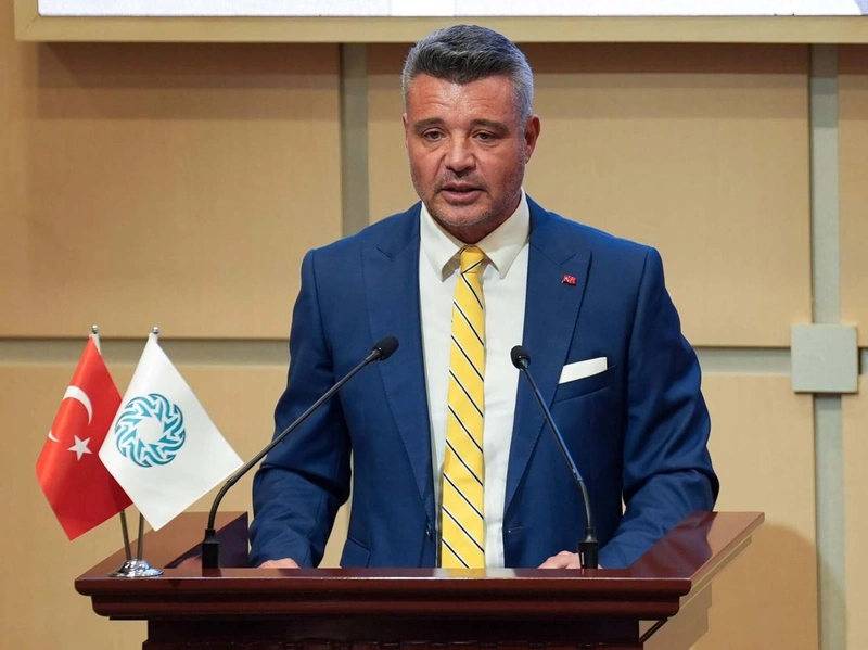 Sarı-Lacivertliler'de bomba gelişme! Ali Koç adaylığını açıkladı, Fenerbahçe taraftarı ayağa kalktı: O ismi başkanlığa çağırdılar: ''Aday ol'' 4