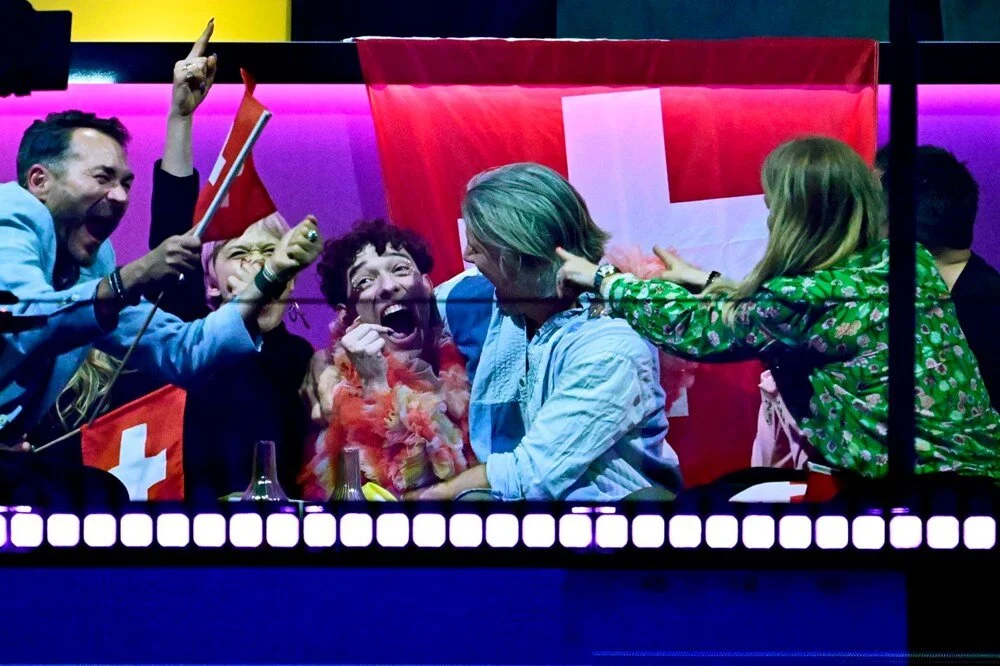 2024 Eurovision Şarkı Yarışması'nda kazanan belli oldu! İşte 2024 Eurovision Şarkı Yarışması'nda 25 finalist ülkenin aldığı puanlara göre sıralaması... 4