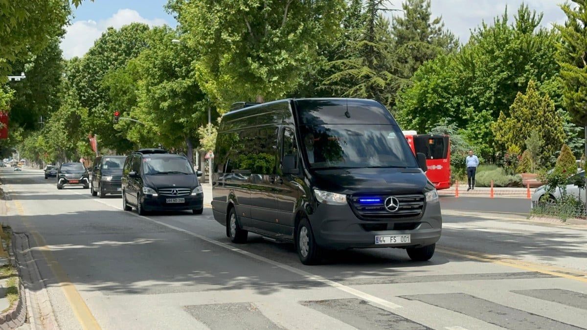 Kamuda tasarruf hamlesi... Bakan Uraloğlu'nun konvoyunda dikkat çeken 3 minibüs 1