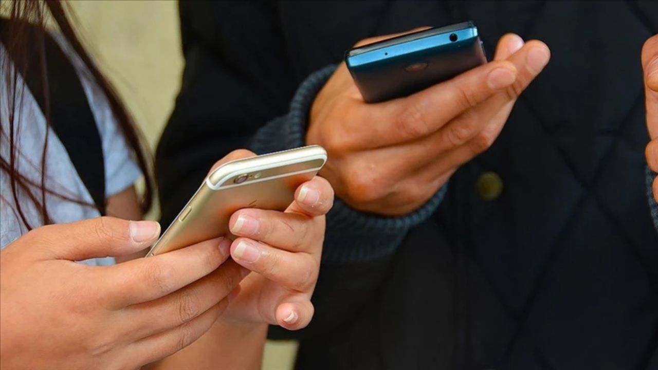 Yurt dışından telefon getirenler dikkat! İkinci telefona yasak geldi 2