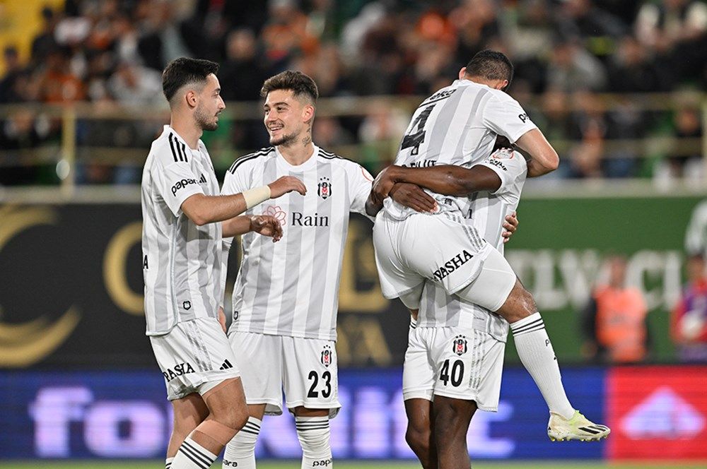 Fenerbahçe'den Galatasaray ve Beşiktaş'a büyük fark! Dünyanın en iyi takımları açıklandı: İlk 30 takım arasında 2 Türk takımı var 14
