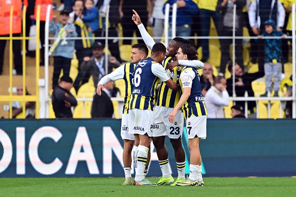 Fenerbahçe'den Galatasaray ve Beşiktaş'a büyük fark! Dünyanın en iyi takımları açıklandı: İlk 30 takım arasında 2 Türk takımı var 12