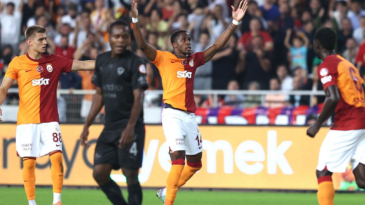 Ve Galatasaray’da Wilfried Zaha dönemi sona eriyor! 10 milyon euroluk bonservis yönetimi harekete geçirdi: Büyük umutlarla gelmişti, yeni adresi belli oldu… 8