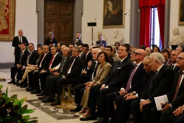 İmamoğlu'nun 15 milyon TL'lik Roma çıkarması! Uçak kiralayıp 45 gazeteciyi Roma'ya götürdü! 5
