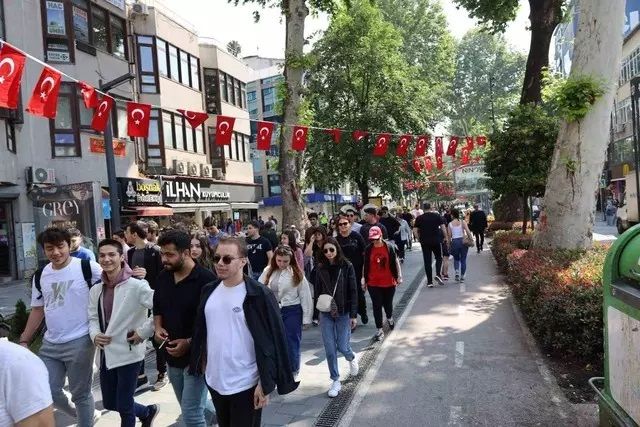 Yurdun dört bir yanında 19 Mayıs coşkusu! 1919 metrelik bayrak açıldı, konserler verildi 3