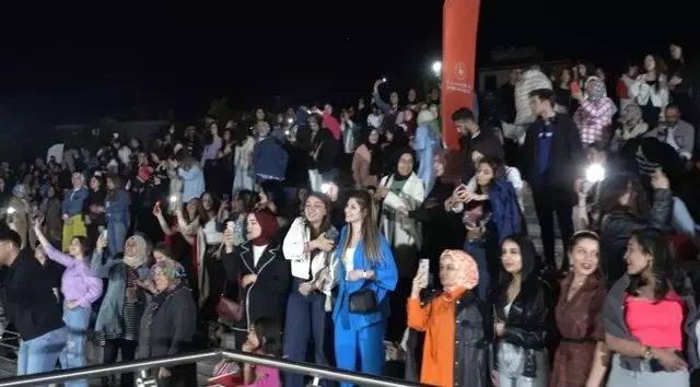 Yurdun dört bir yanında 19 Mayıs coşkusu! 1919 metrelik bayrak açıldı, konserler verildi 9