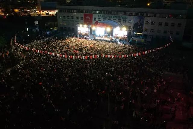 Yurdun dört bir yanında 19 Mayıs coşkusu! 1919 metrelik bayrak açıldı, konserler verildi 6