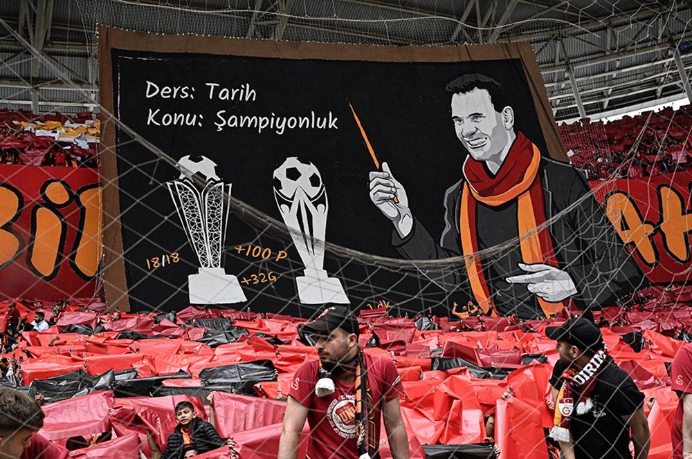 Galatasaray taraftarından Fenerbahçe derbisine özel koreografi! 3