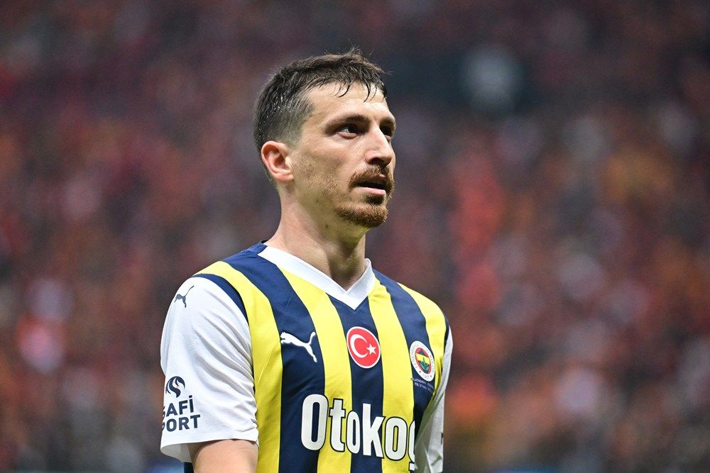 “İsmail Kartal belli ki saha içinde taktik vermek yerine saha dışında nasıl tahrik ederizi çalıştırmış! Mert Hakan Yandaş’ın ne rakibe saygısı var, ne taraftara ne de kendi takımına!” 1