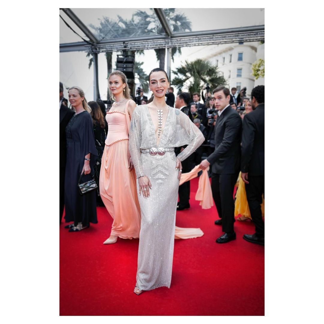 Birce Akalay, Cannes'a giden oyuncuları eleştiren Esra Dermancıoğlu'nu ayıpladı! 8