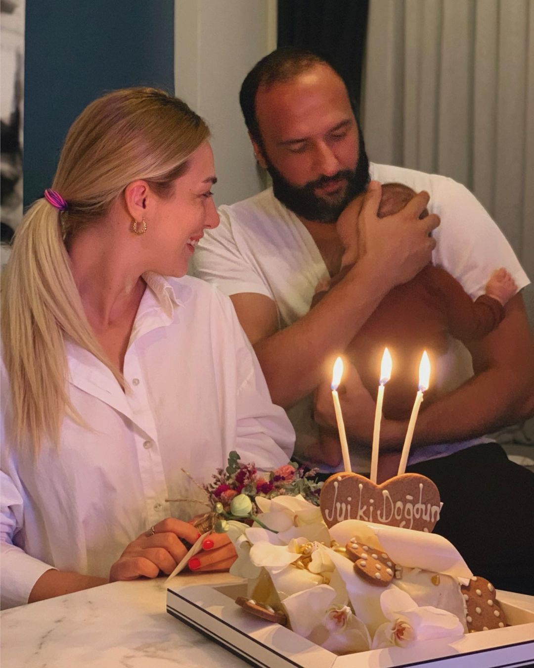 Ünlü sunucu Cansu Canan Özgen’in 3 yaşındaki oğlu bakıcısı tarafından darp edildi! Soluğu adliyede aldı 3