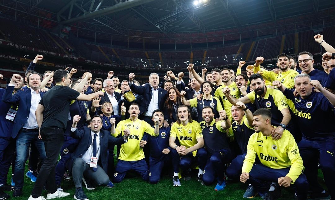Galatasaray derbisinden zaferle dönen İsmail Kartal, göze girdi! Şampiyon olursa... 2