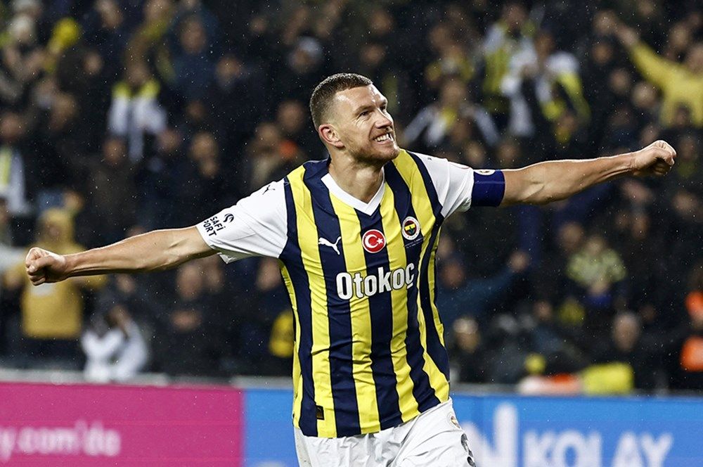 Süper Lig'de sezonun en iyi 20 oyuncusu açıklandı! Galatasaray Fenerbahçe'ye fark attı: İşte ligin en iyi futbolcuları 21