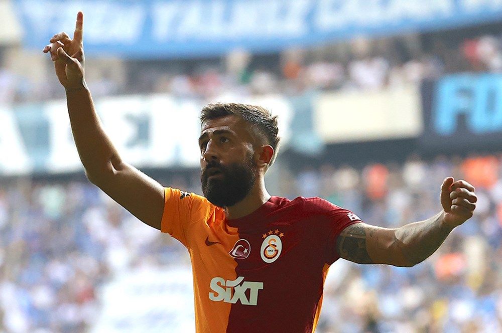 Süper Lig'de sezonun en iyi 20 oyuncusu açıklandı! Galatasaray Fenerbahçe'ye fark attı: İşte ligin en iyi futbolcuları 12