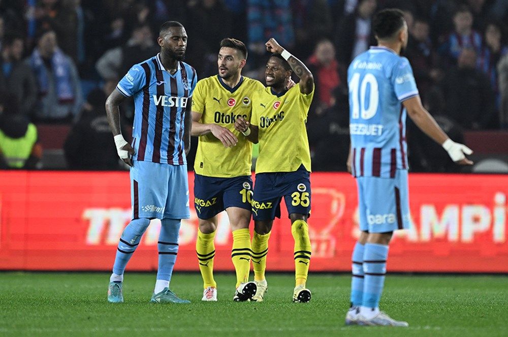 Süper Lig'de sezonun en iyi 20 oyuncusu açıklandı! Galatasaray Fenerbahçe'ye fark attı: İşte ligin en iyi futbolcuları 9