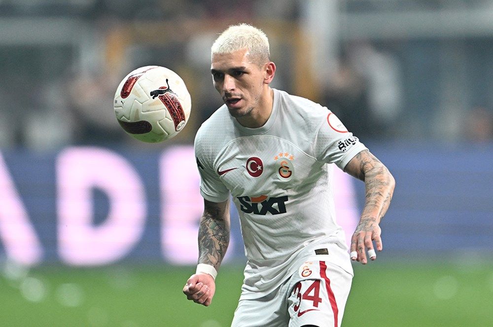 Süper Lig'de sezonun en iyi 20 oyuncusu açıklandı! Galatasaray Fenerbahçe'ye fark attı: İşte ligin en iyi futbolcuları 13