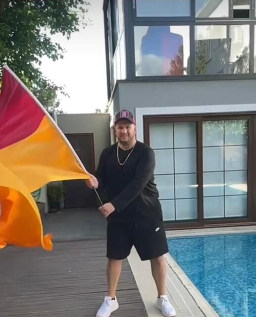 Cem Yılmaz'ın Galatasaray paylaşımı olay oldu! İşte ünlülerin paylaşımları... 4