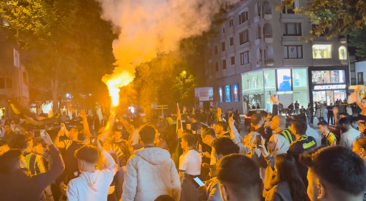 Bağdat Caddesi’nde Galatasaray taraftarlarının araçlarına saldırı 4