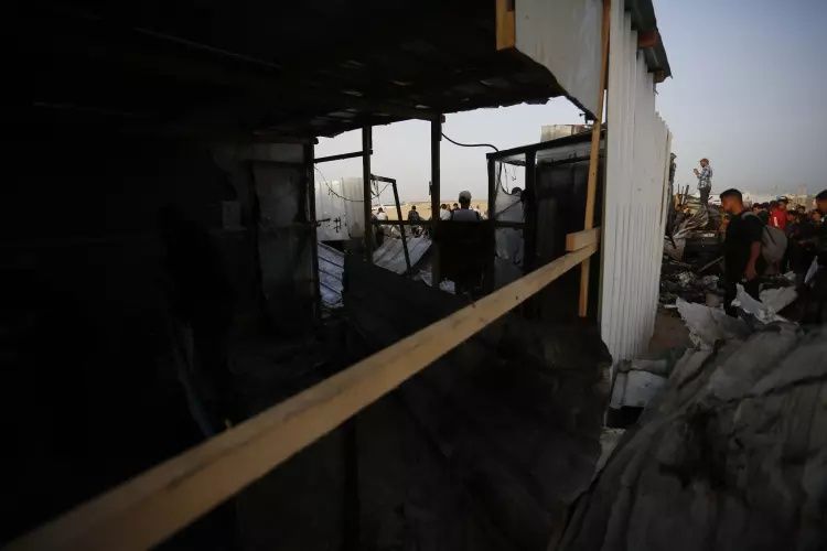 İsrail Refah'ta katliam yaptı! Onlarca Filistinli diri diri yandı! Korkunç görüntüler geliyor... 6