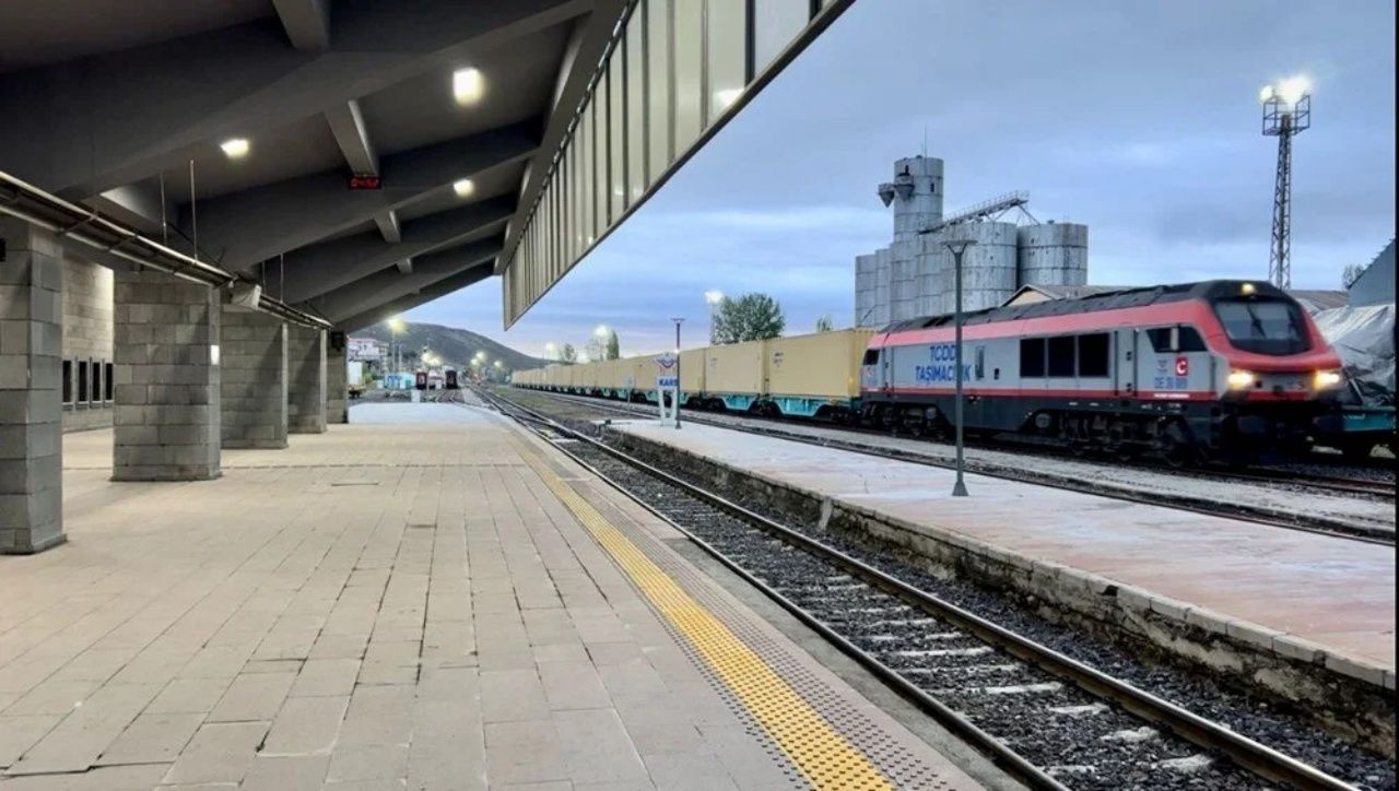 Bakü-Tiflis-Kars Demiryolu Hattı yeniden açıldı 3