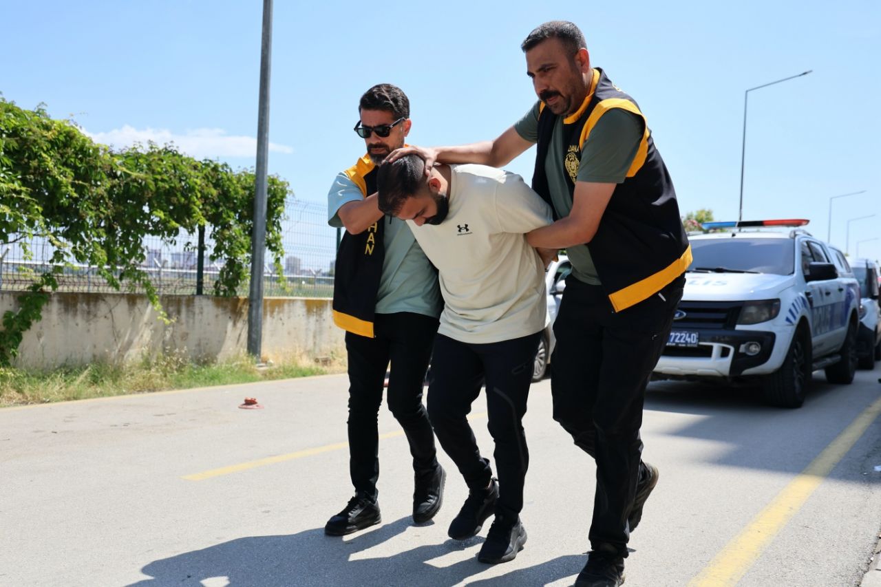 Kırmızı bültenle aranıyordu... 'Kürt Tilkisi' annesini öldürünce Türkiye'ye gelen İsmail Abdo yakalandı! 4