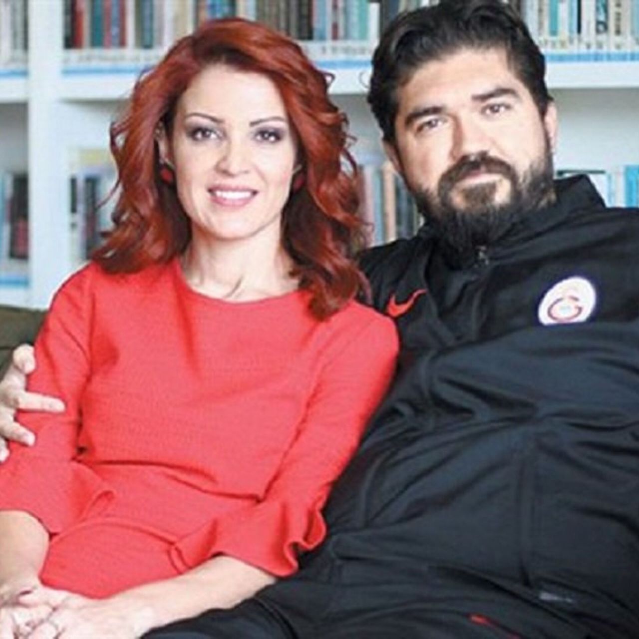 Nagehan Alçı'dan boşanan Rasim Ozan Kütahyalı yeni aşka yelken açtı! Sevgilisiyle sarmaş dolaş fotoğraf paylaştı 1