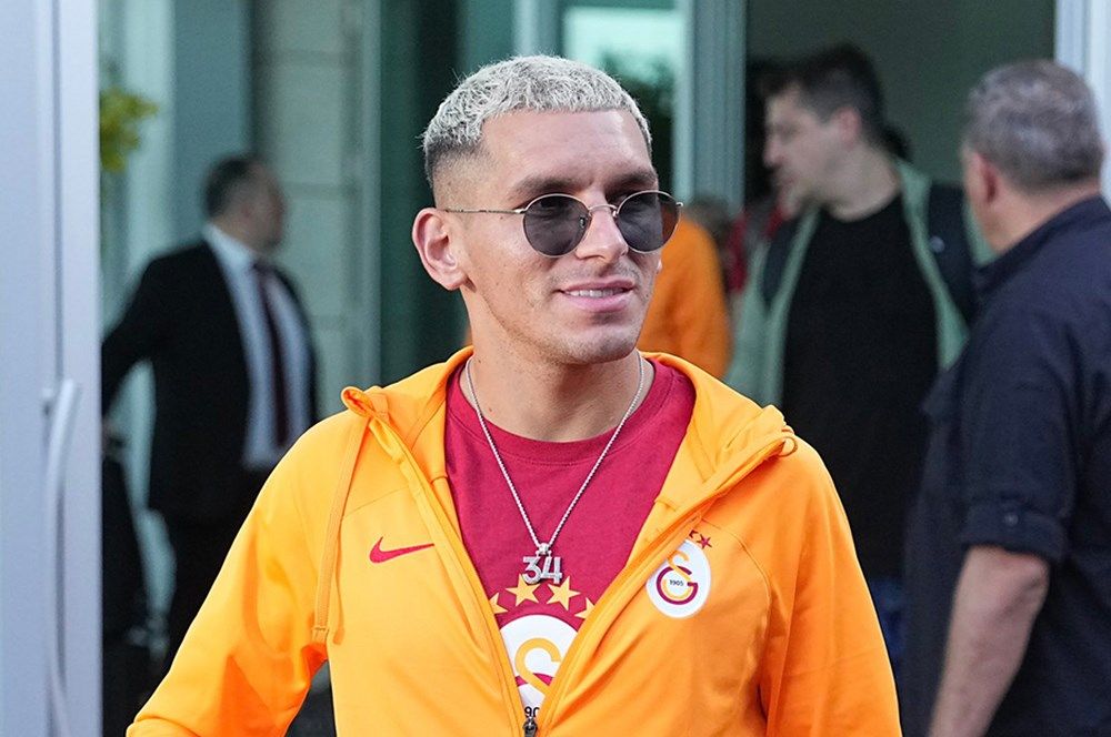 Süper Lig'de sezonun en iyi 11'i belli oldu! Galatasaray'dan Fenerbahçe'ye büyük fark: Cimbom listeye ambargo koydu, Fenerbahçeliler çıldırdı... 7