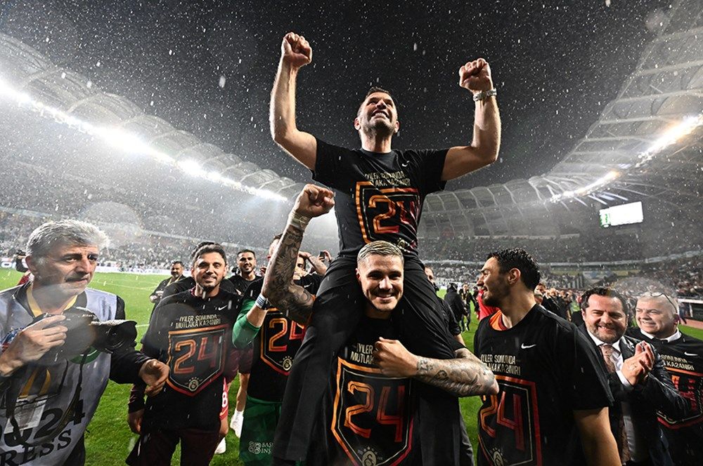 Galatasaray'da yönetim Okan Buruk için harekete geçiyor! İşte kazanacağı yıllık ücret 3