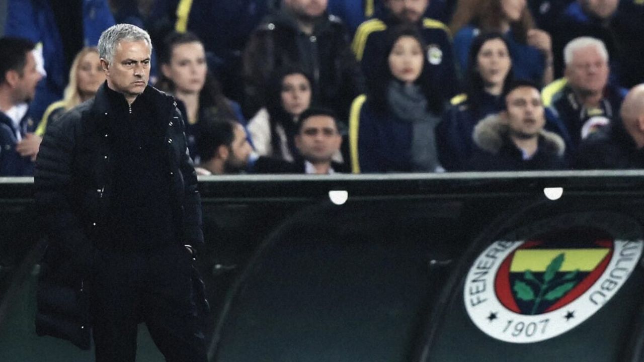 Aziz Yıldırım Fenerbahçe’yi şampiyon yapacak transfer bombasını patlatıyor! Tüm dünya bu haberi konuşuyor: 339 milyon euroluk dev golcü Süper Lig’i sallamaya geliyor… 2