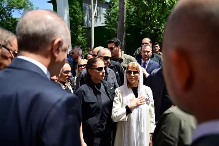 Cumhurbaşkanı Erdoğan, Tansu Çiller'in eşi Özer Uçuran Çiller’in cenaze törenine katıldı 6