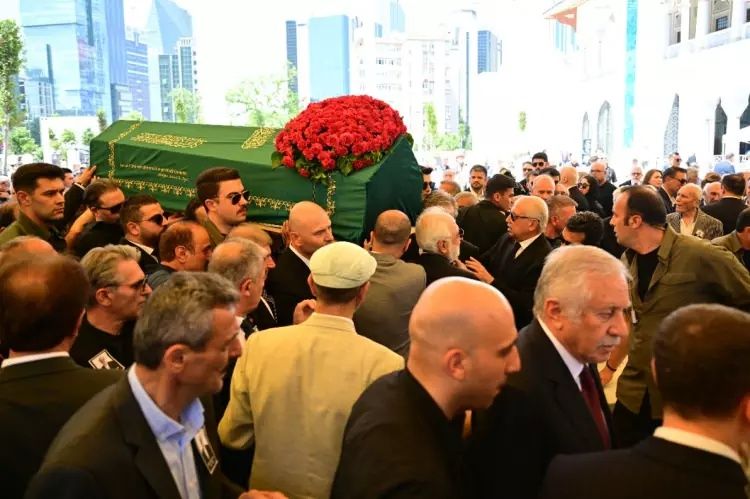 Cumhurbaşkanı Erdoğan, Tansu Çiller'in eşi Özer Uçuran Çiller’in cenaze törenine katıldı 9