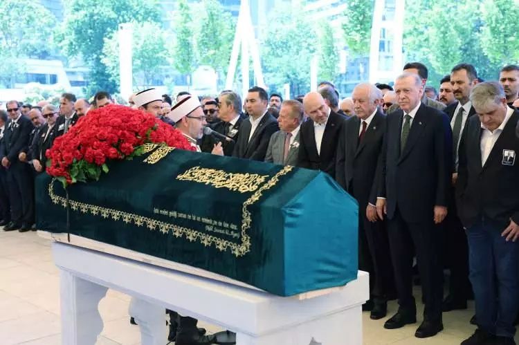 Cumhurbaşkanı Erdoğan, Tansu Çiller'in eşi Özer Uçuran Çiller’in cenaze törenine katıldı 1