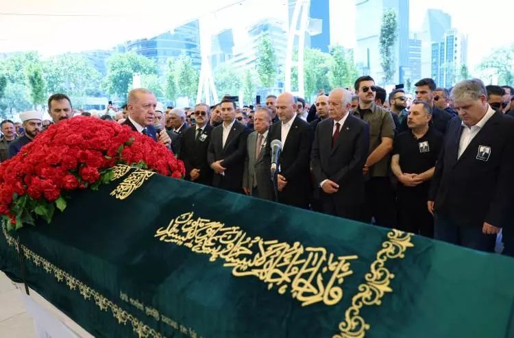 Cumhurbaşkanı Erdoğan, Tansu Çiller'in eşi Özer Uçuran Çiller’in cenaze törenine katıldı 8