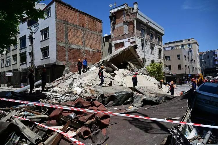 Küçükçekmece'de çöken binanın sahibinin ifadesi ortaya çıktı! "Müteahhit bulacağım zaman bu olay meydana geldi" 2
