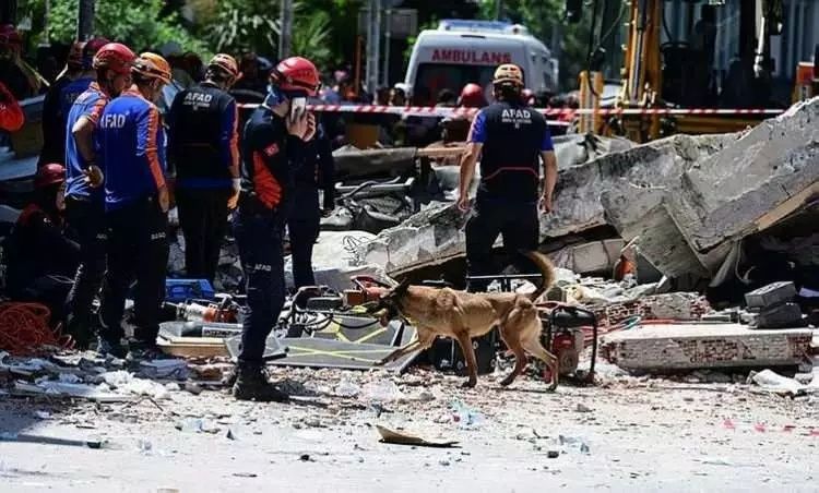 Küçükçekmece'de çöken binanın sahibinin ifadesi ortaya çıktı! "Müteahhit bulacağım zaman bu olay meydana geldi" 11