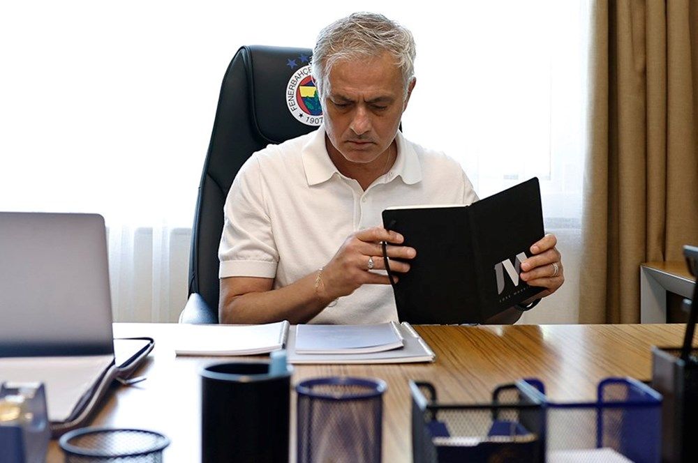 Jose Mourinho, transfer için kolları sıvadı! Fenerbahçe, 1 stoper, 1 orta saha, 2 kanat ve 1 forvet için atağa kalktı 7
