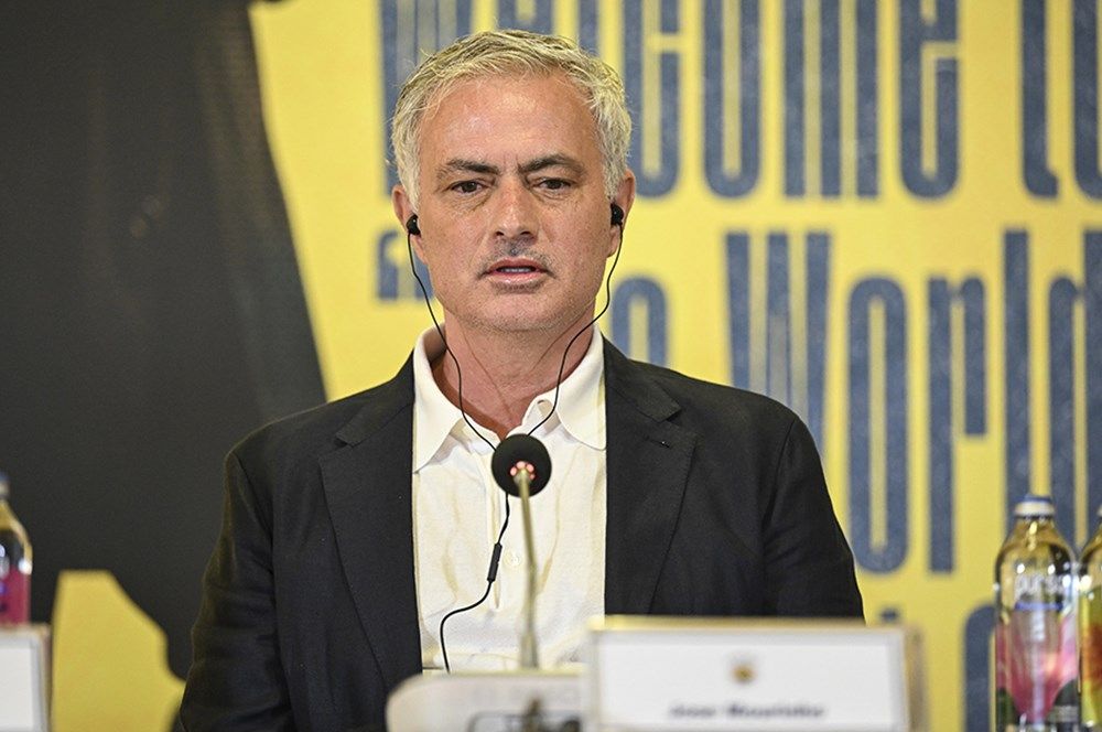 Jose Mourinho, transfer için kolları sıvadı! Fenerbahçe, 1 stoper, 1 orta saha, 2 kanat ve 1 forvet için atağa kalktı 8