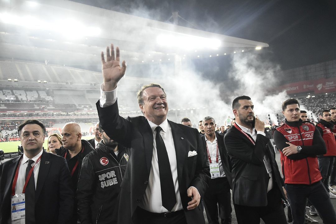 Beşiktaş'ın yeni teknik direktörü belli oldu! 2