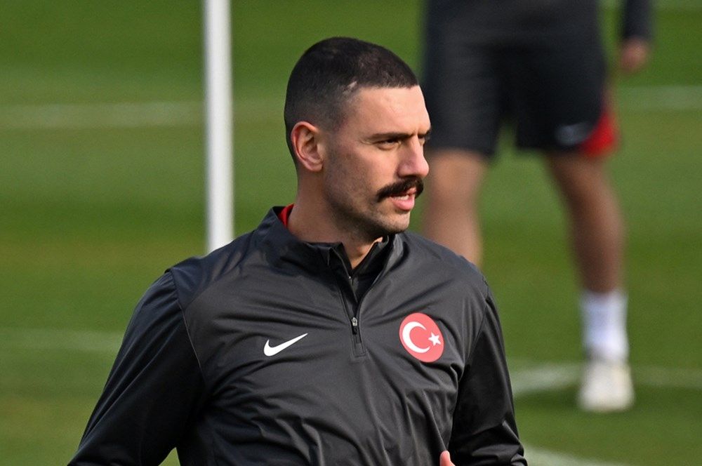En değerli Türk oyunculardan kurulu ilk 11 belli oldu! Hakan Çalhanoğlu rekor bedelle zirvede, Galatasaray'dan listeye ambargo 5