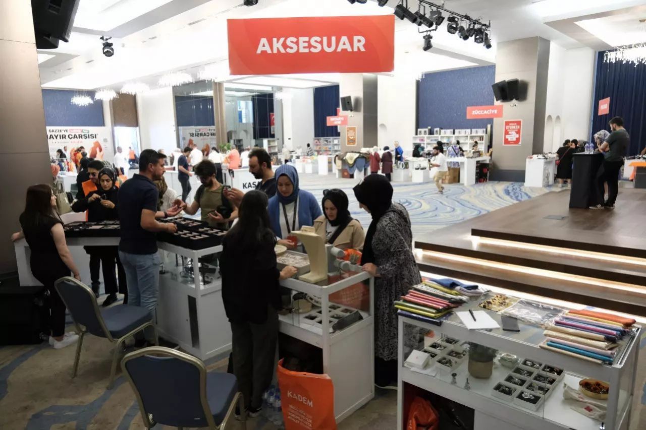 Kardeş payı için çağrı! KADEM, Gazze için hayır çarşısını İstanbul'da açtı 5