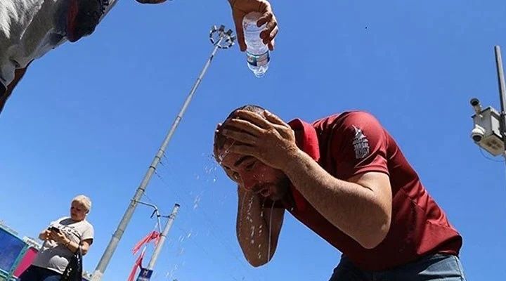Rekor sıcaklıklar geliyor! Meteoroloji saat saat duyurdu: Bu illerde yaşayanlar dikkat! 2