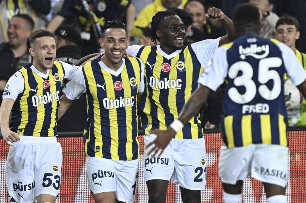 Dünyanın en iyi takımları belli oldu! Fenerbahçe yine Galatasaray'ın üzerinde yer aldı: İşte Türk takımlarının sıralaması! 12
