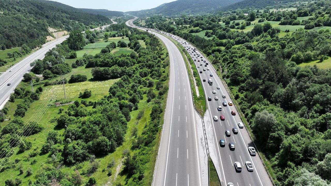 Kurban Bayramı sebebiyle Anadolu'ya yolculuk başladı! İşte trafik yoğunluğu yaşanan o yollar... 4