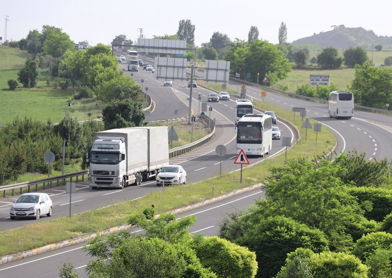 Kurban Bayramı sebebiyle Anadolu'ya yolculuk başladı! İşte trafik yoğunluğu yaşanan o yollar... 5