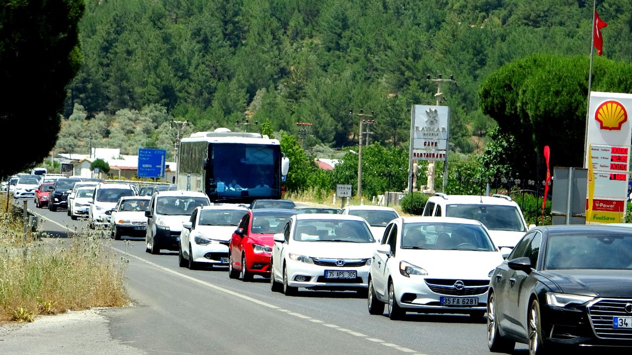 Muğla'ya 3 günde 140 bin araç giriş yaptı 1