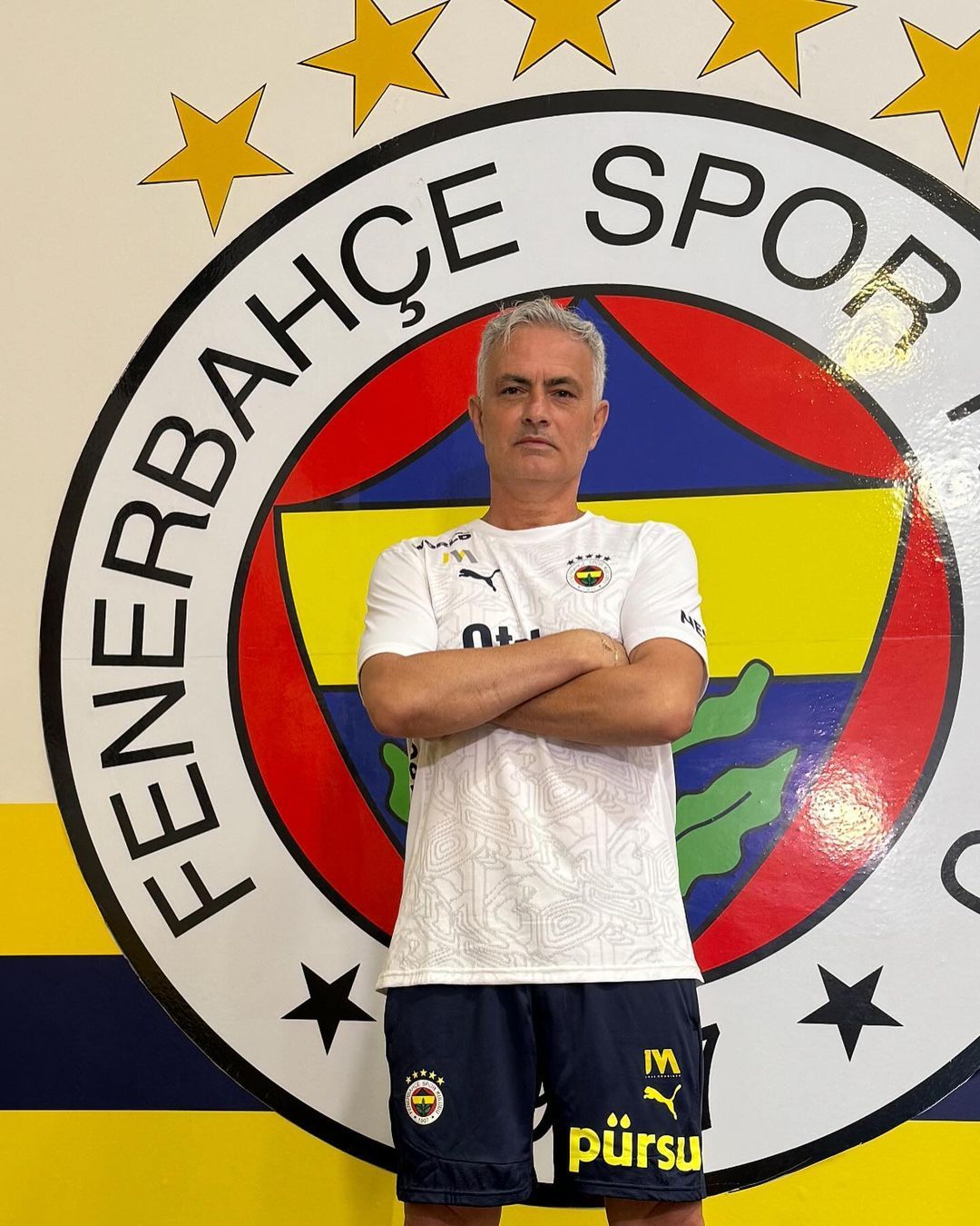 Jose Mourinho görevine başladı! İlk gün paylaşımı gündem oldu 3
