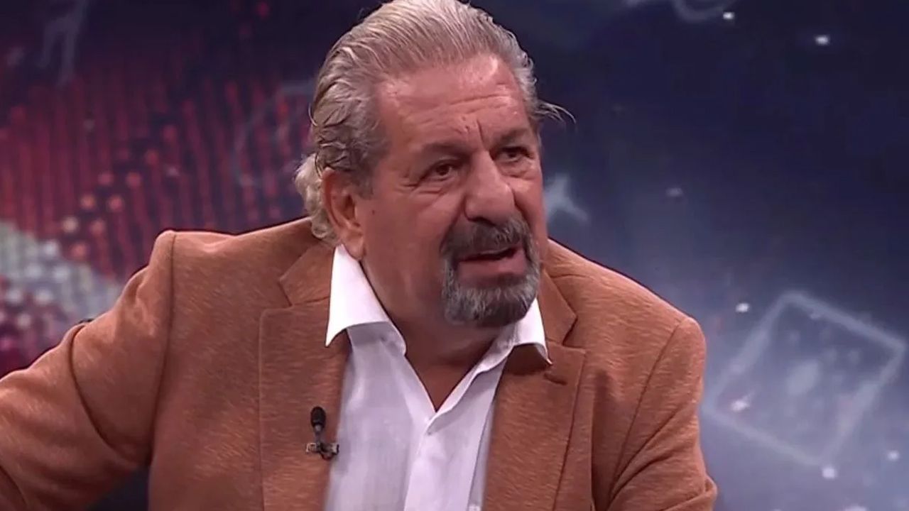 “Milli takımda kadro tercihlerini Vincenzo Montella değil Hamit Altıntop yapıyor! Portekiz’in en iyi oyuncusu Samet Akaydin sakatlanıp çıktı!” 2