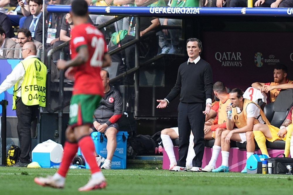 “Milli takımda kadro tercihlerini Vincenzo Montella değil Hamit Altıntop yapıyor! Portekiz’in en iyi oyuncusu Samet Akaydin sakatlanıp çıktı!” 5